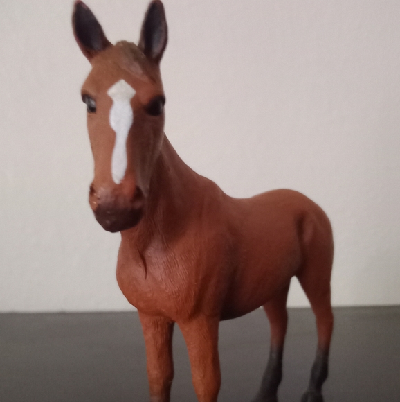 Terra by Battat Chestnut Horse - Picture 3 of 3